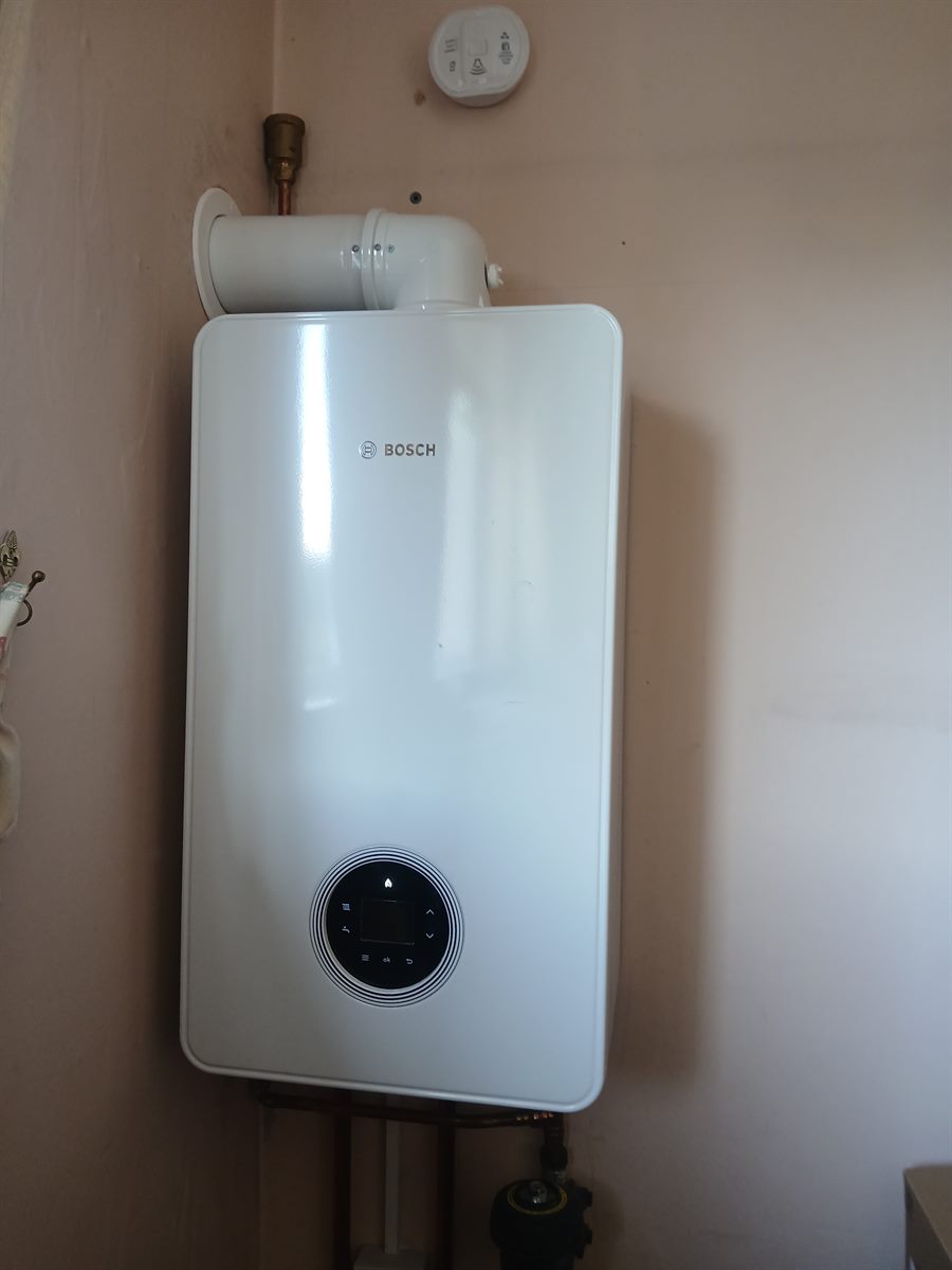 Worcester Bosch 4000 18kw system boiler fitted by RGI registered engineers in Dublin